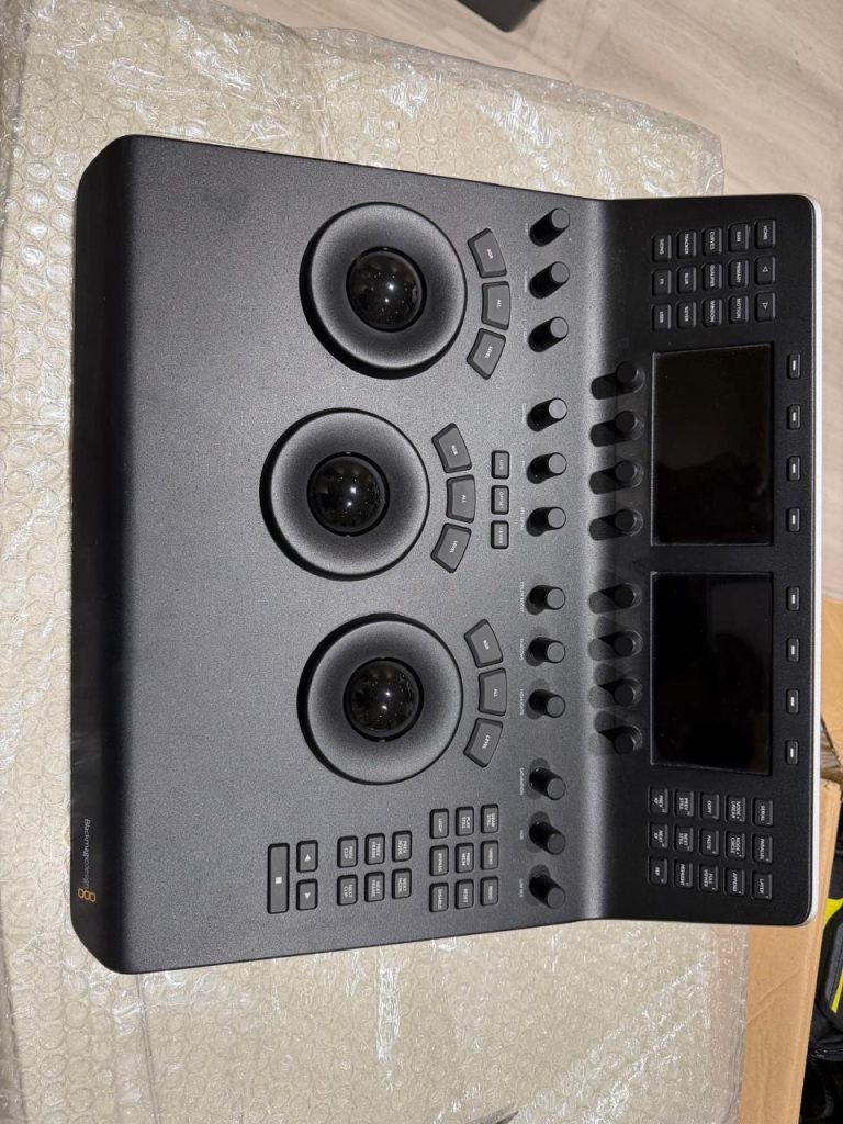 Blackmagic DaVinci Resolve Mini Panel