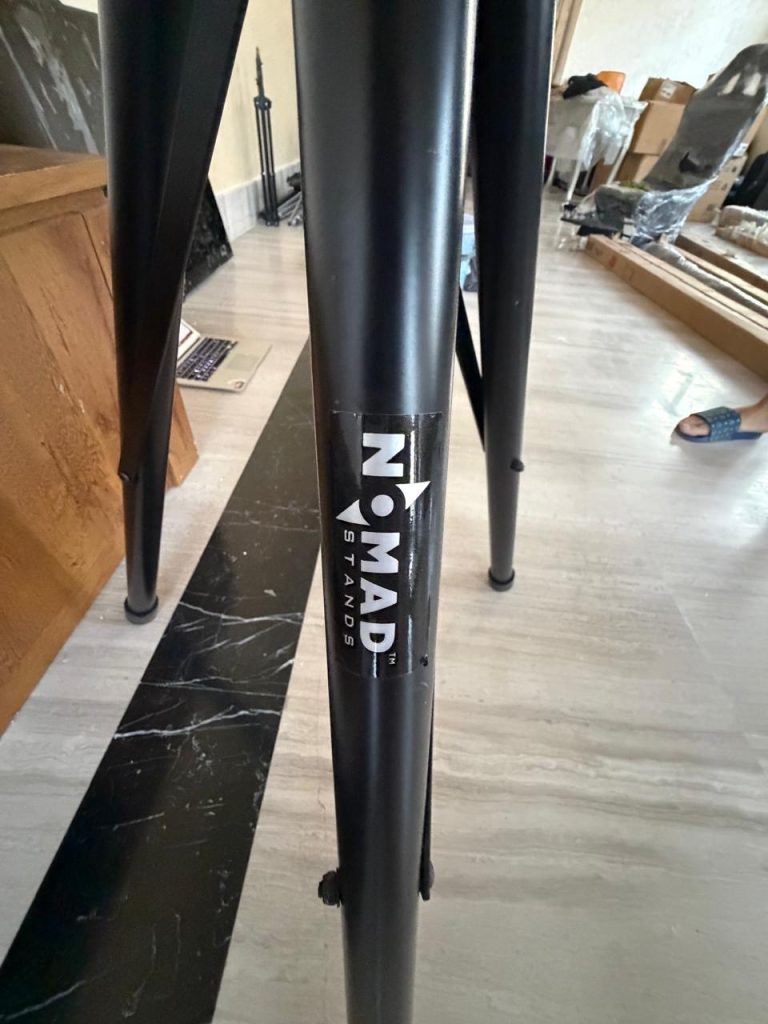 Nomad NSS-8200 Tripod Speaker Stand