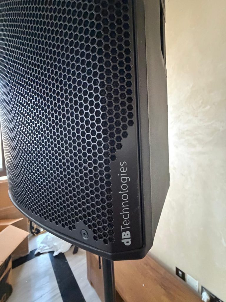 dB Technologies Opera 15 Powered PA Speaker